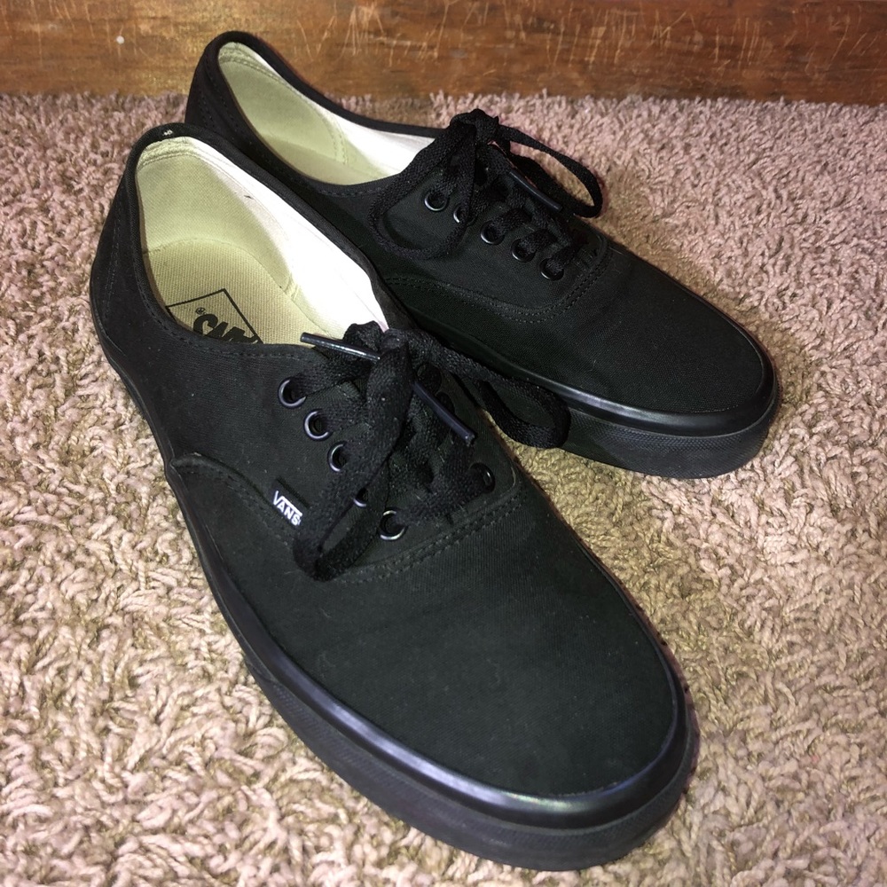 Men’s authentic triple black vans size 10
